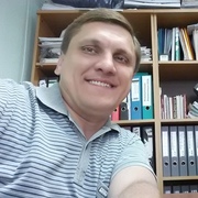 Dmitriy 48 Engels