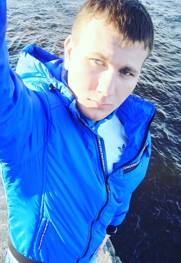 Моя фотография - Артём, 28 из Санкт-Петербург (@artemglujenec)