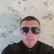Роман, 26, Уяр