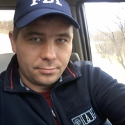Виталий, 41, Артем