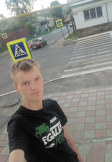 Моя фотография - Данил, 22 из Дмитриев-Льговский (@danil27582)