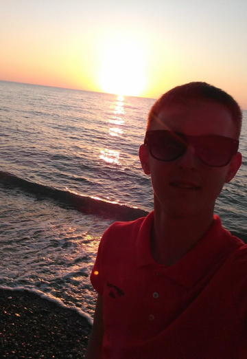 Моя фотография - Дмитрий, 23 из Ялта (@dmitriy374347)