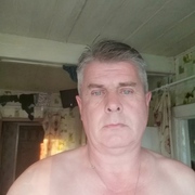 Игорь, 32, Голышманово