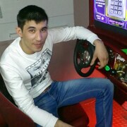 Джамшед Эгамбердиев, 28, Лакинск