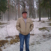 олег, 55, Дегтярск