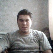 Антон, 32, Калининск