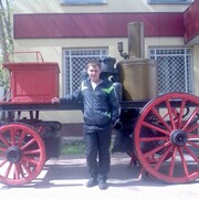 Илья, 32, Туринск