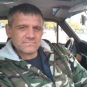 Олег, 52, Подгорное