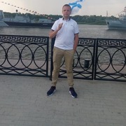Виктор, 31, Икряное