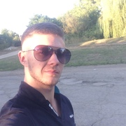 Виталий, 26, Татищево