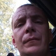 Виталий, 40, Икряное