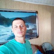 Виталий, 26, Ленинское