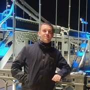 Арт?м, 33, Остров