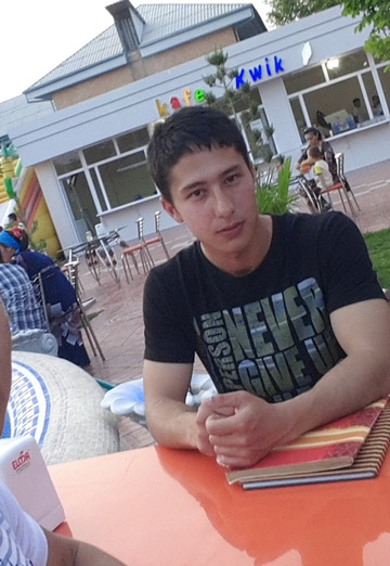 Моя фотография - красавчик, 28 из Ташкент (@krasavchik1734)