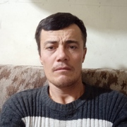 Икром, 40, Гиагинская