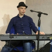 Данил, 20, Березники