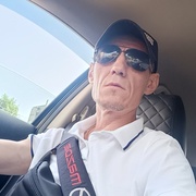 Олег, 45, Москва