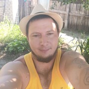 Иван, 34, Быково (Волгоградская обл.)