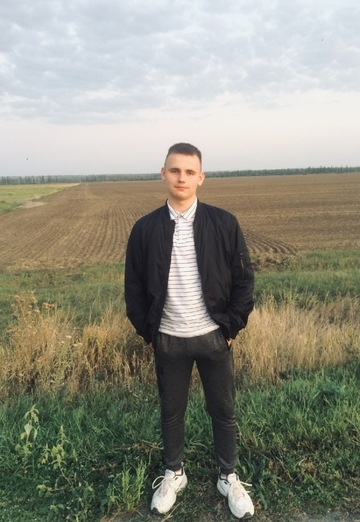Моя фотография - Андрей, 22 из Таганрог (@andrey662374)