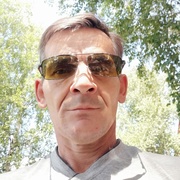 Олег, 44, Осинники