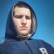 виталий, 27, Калач