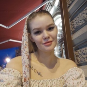Алёна, 25, Санкт-Петербург