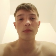 Александр, 21, Кимовск
