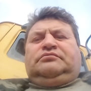 Олег, 47, Белоярский