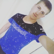 Пётр, 24, Бикин